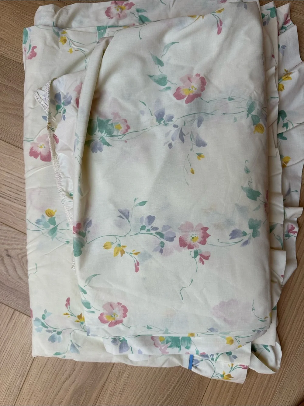N/A elegant cream